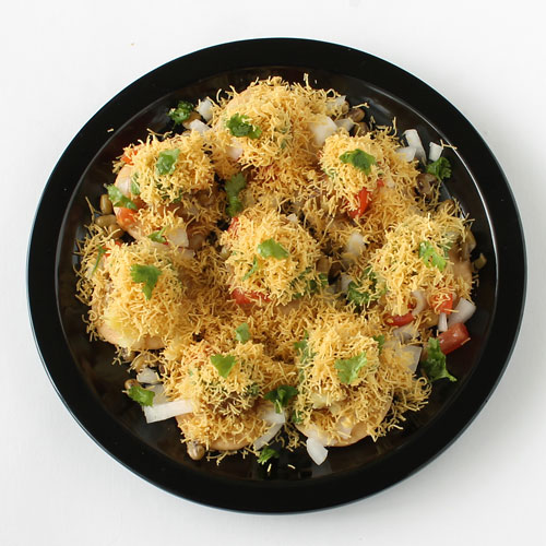 Sev Puri Recipe - Tongue Tickling Indian Sev Batata Puri Chaat