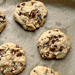 Almond Flour Chocolate Chip Cookies