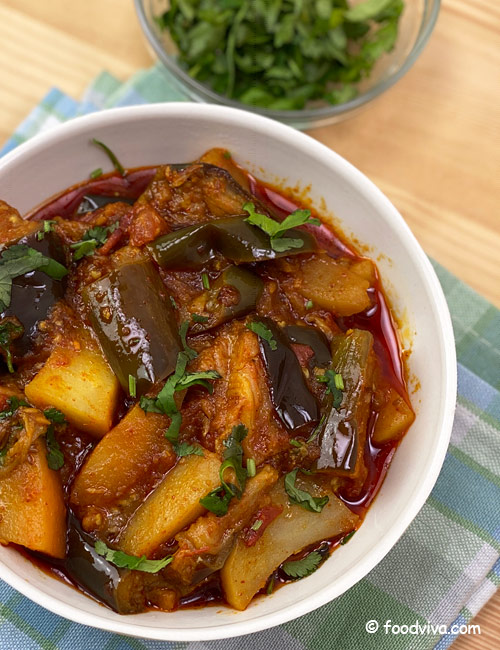 Aloo Baingan Ki Sabji - Eggplant (Brinjal) and Potato Curry in 15 minutes