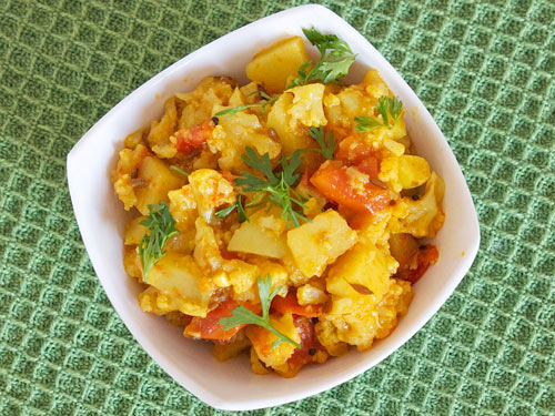 Aloo Gobi Masala with Tomato