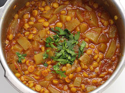 लौकी चने की दाल की सब्जी - Lauki Chana Dal Ki Sabzi Recipe in Hindi - Lauki  Curry Banane Ki Vidhi