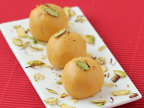 besan ke Laddu Vs Boondi Laddu vs Motichoor Laddu : r/IndianFood