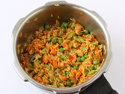 Vegetable Pulao Recipe - Make Best Indian Mixed Vegetable Rice Pulav