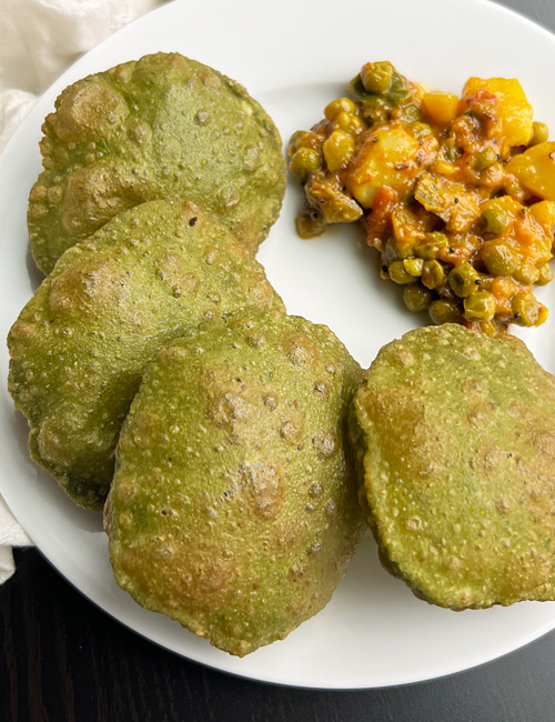How to make Puri with Spinach and Coriander Leavs