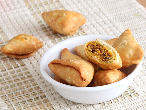 Dry Samosa Recipe - Crispy Samosa Stuffed with Spicy Dry Masala